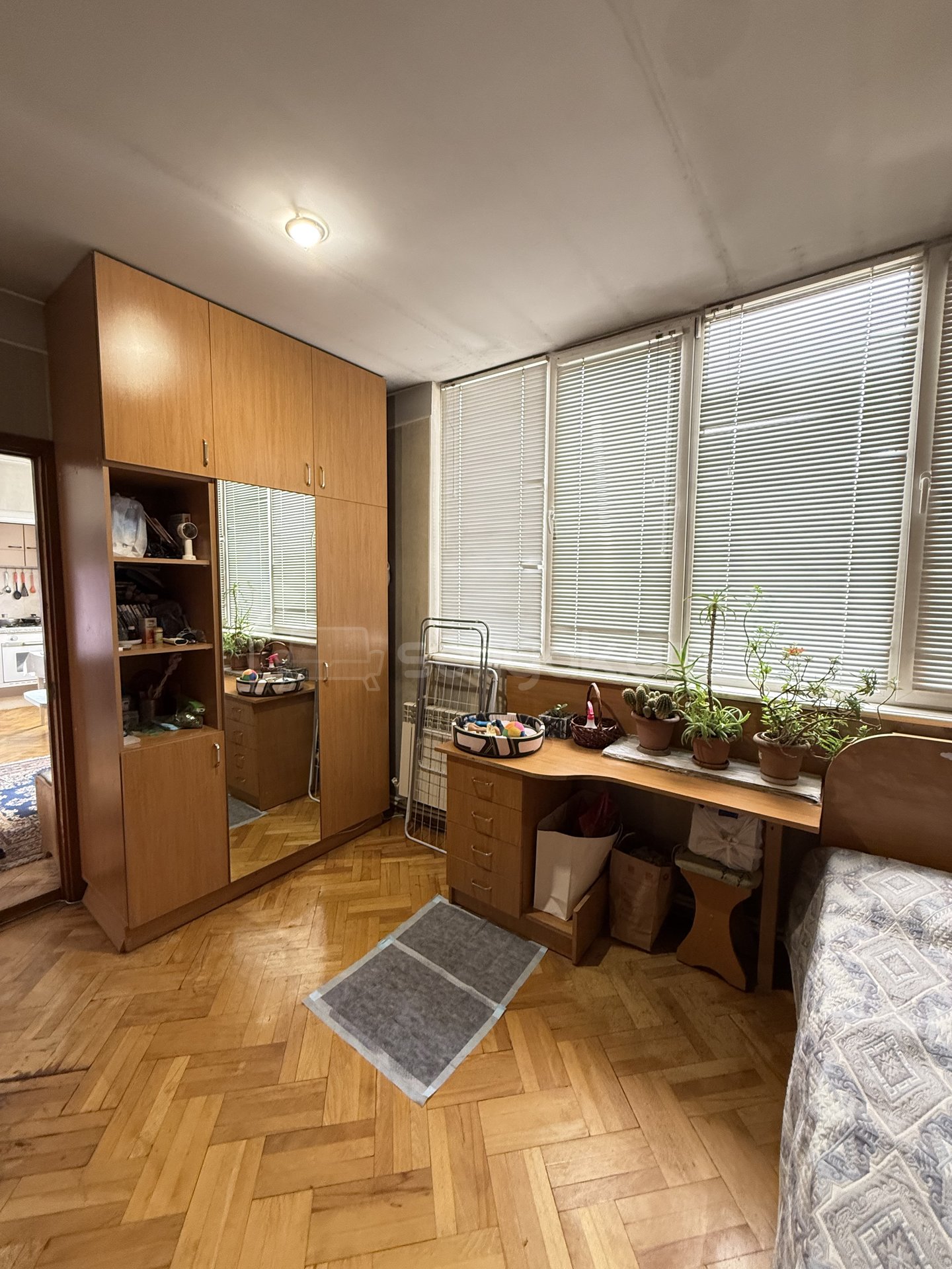 3 Սենյականոց Բնակարան Քարե Շենքում, 95քմ, 4/4 հարկ, Կոսմետիկ Վերանորոգված