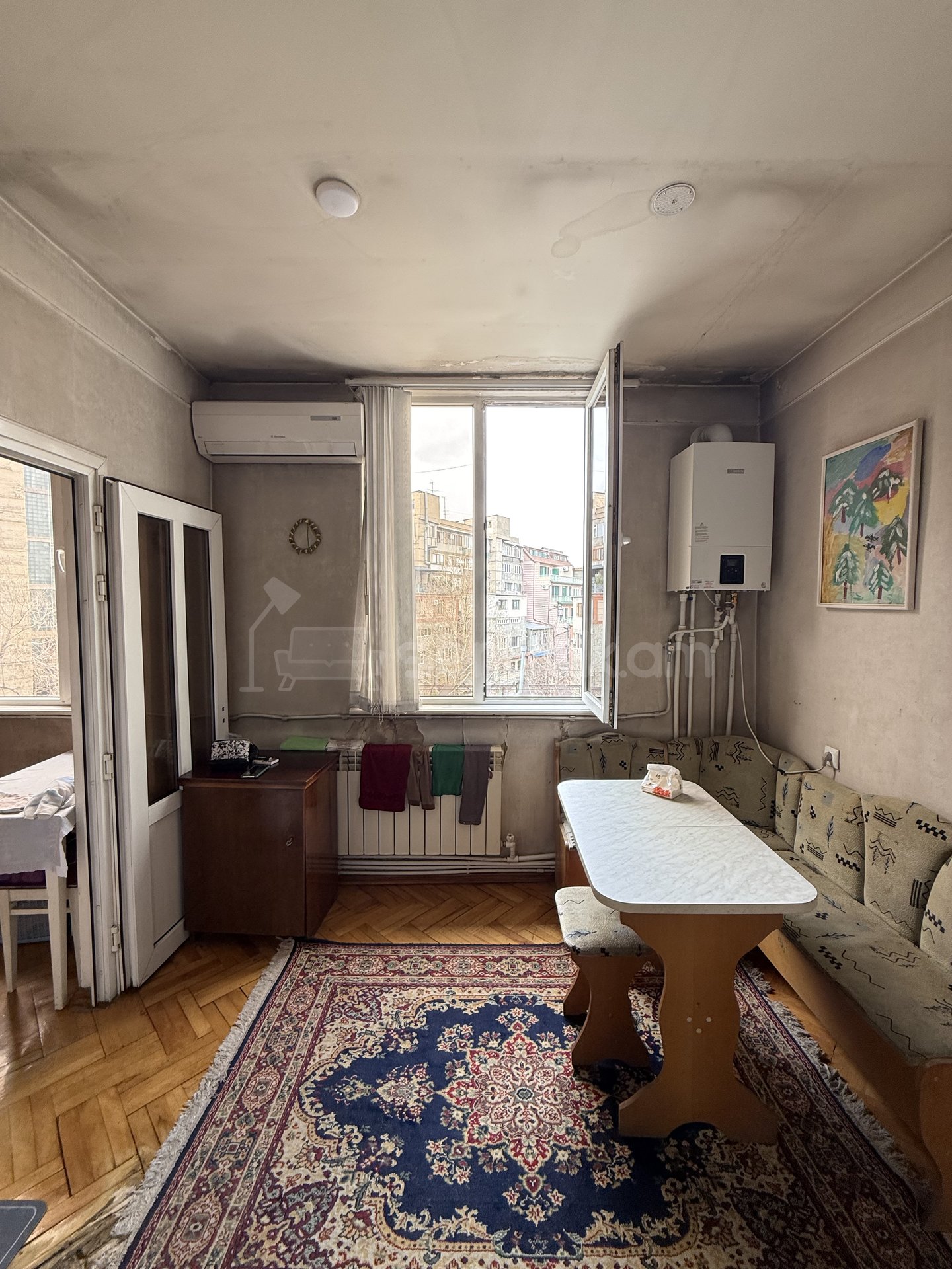 3 Սենյականոց Բնակարան Քարե Շենքում, 95քմ, 4/4 հարկ, Կոսմետիկ Վերանորոգված