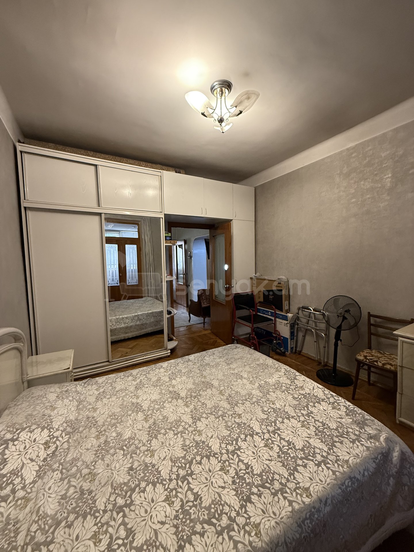 3 Սենյականոց Բնակարան Քարե Շենքում, 95քմ, 4/4 հարկ, Կոսմետիկ Վերանորոգված