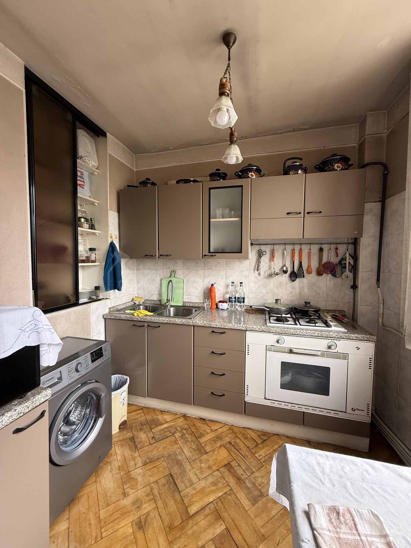 3 Սենյականոց Բնակարան Քարե Շենքում, 95քմ, 4/4 հարկ, Կոսմետիկ Վերանորոգված