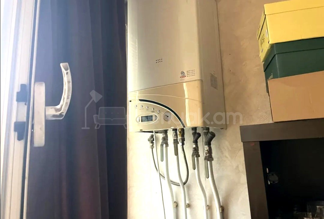 3 Սենյականոց Բնակարան Քարե Շենքում, 68քմ, 5/5 հարկ, Կոսմետիկ Վերանորոգված