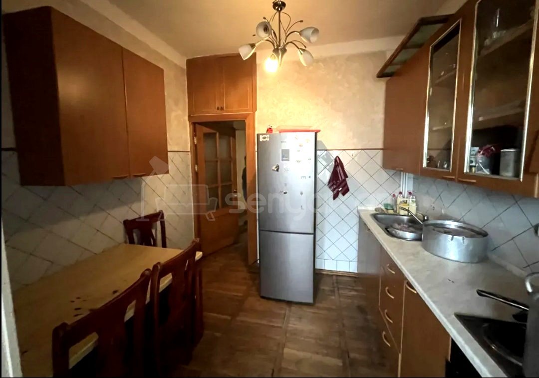 3 Սենյականոց Բնակարան Քարե Շենքում, 68քմ, 5/5 հարկ, Կոսմետիկ Վերանորոգված