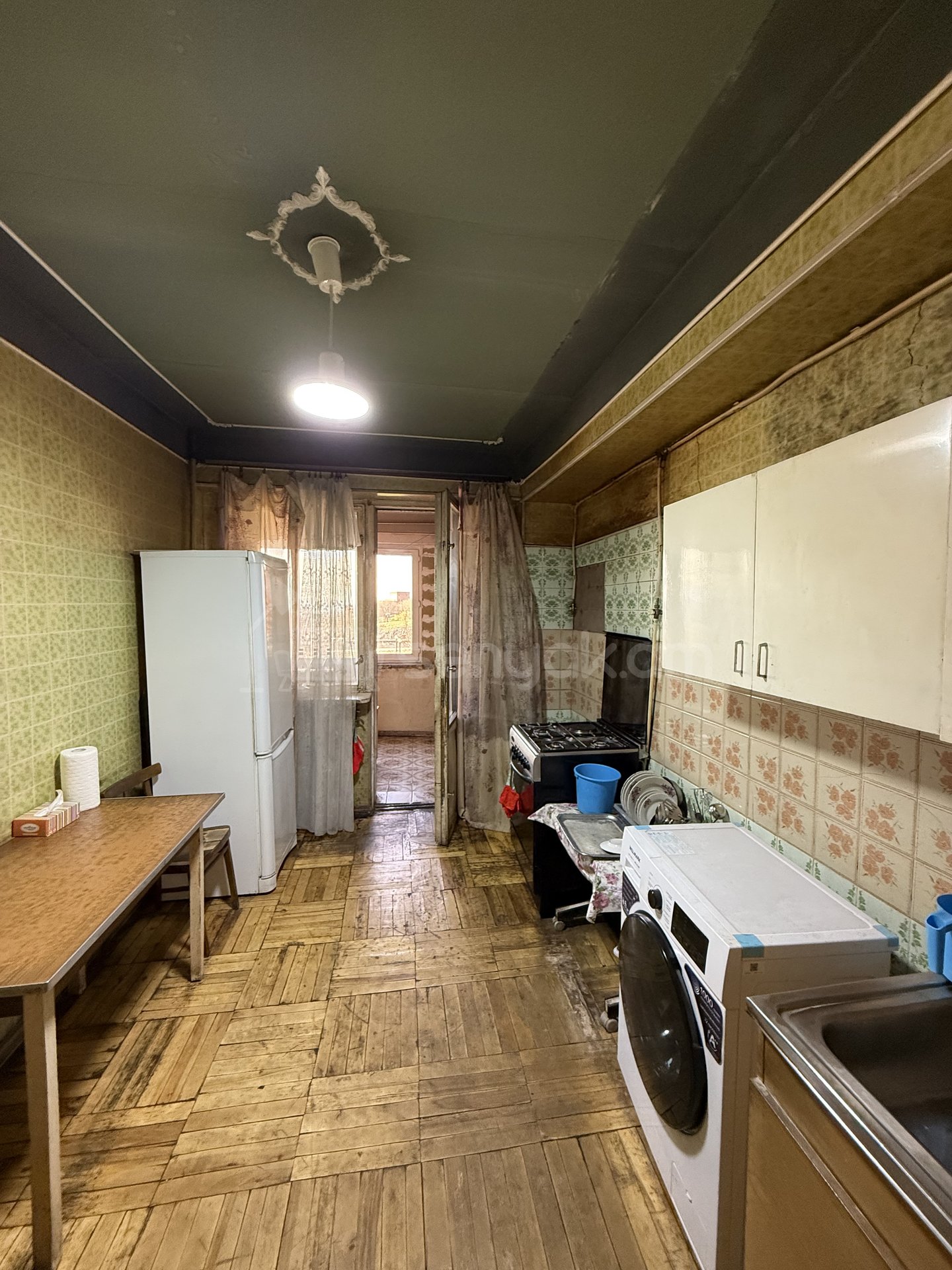 3 Սենյականոց Բնակարան, 97քմ, 2/10 հարկ, Պետական Վիճակում