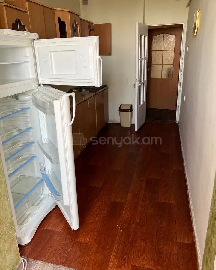 3 Սենյականոց Բնակարան, 77քմ, 9/9 հարկ, Նորմալ Վիճակում