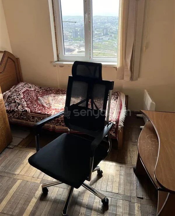 3 Սենյականոց Բնակարան, 77քմ, 9/9 հարկ, Նորմալ Վիճակում