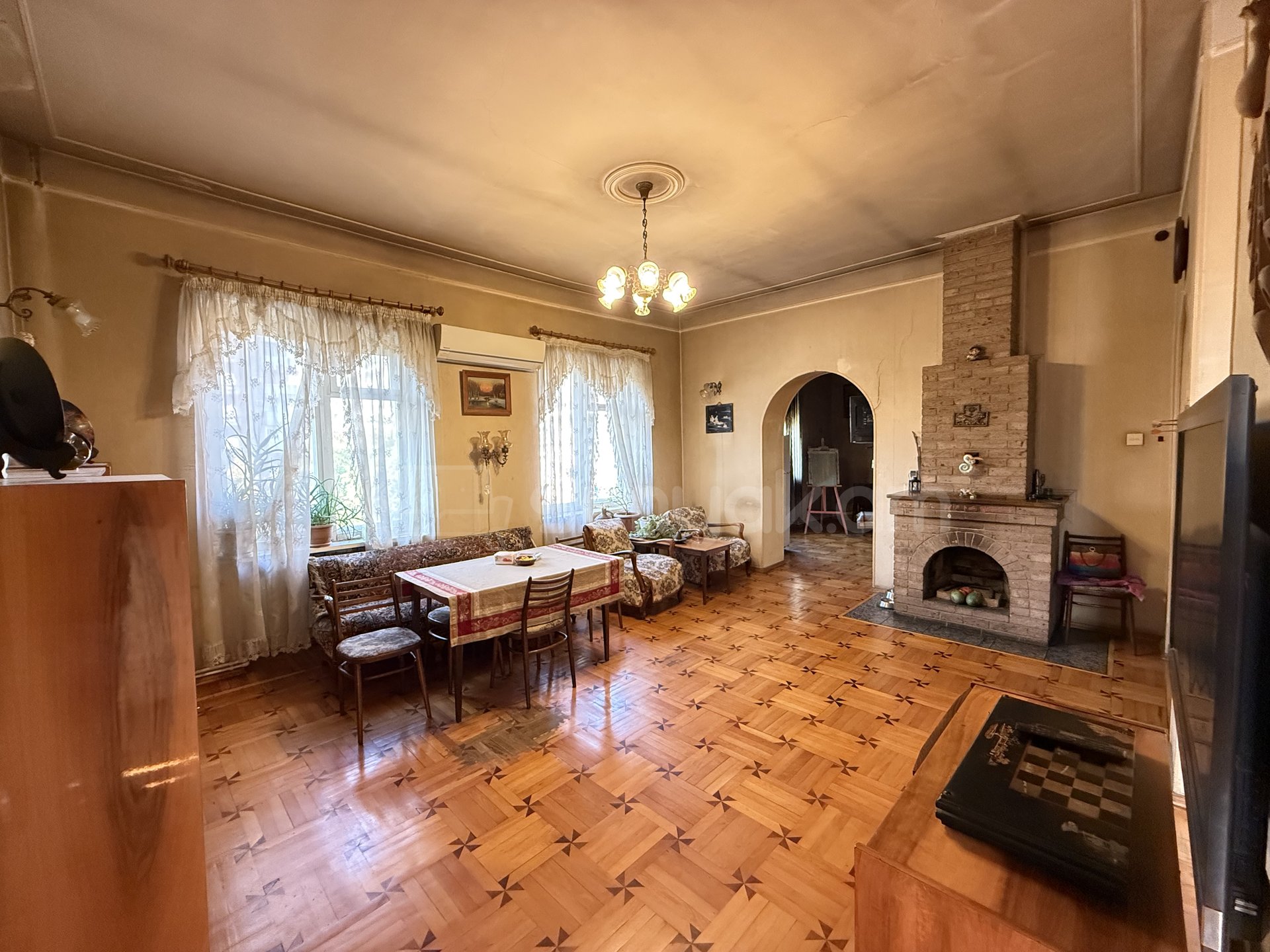 4 Սենյականոց Բնակարան Քարե Շենքում, 93քմ, 4/4 հարկ, Կոսմետիկ Վերանորոգված