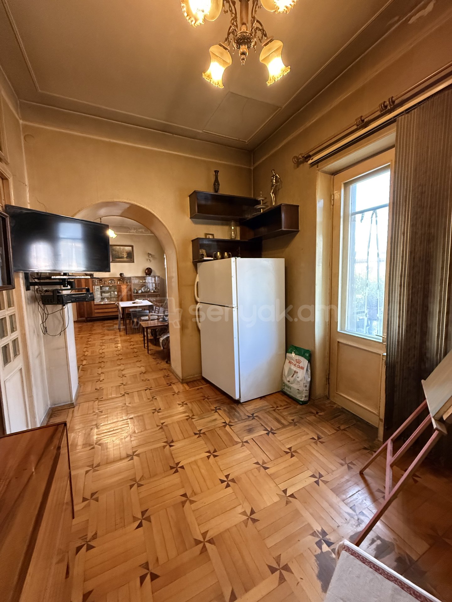 4 Սենյականոց Բնակարան Քարե Շենքում, 93քմ, 4/4 հարկ, Կոսմետիկ Վերանորոգված