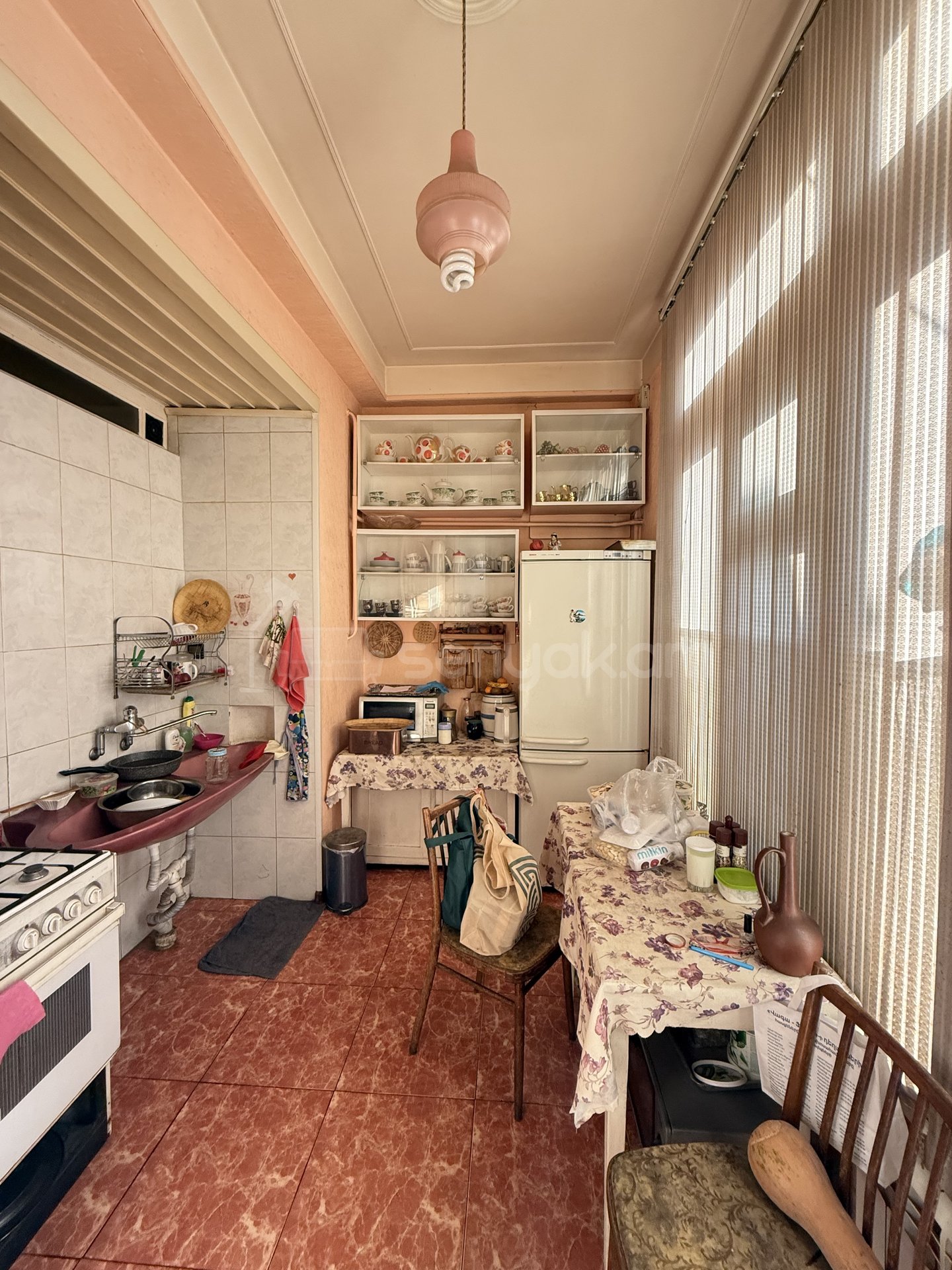 4 Սենյականոց Բնակարան Քարե Շենքում, 93քմ, 4/4 հարկ, Կոսմետիկ Վերանորոգված