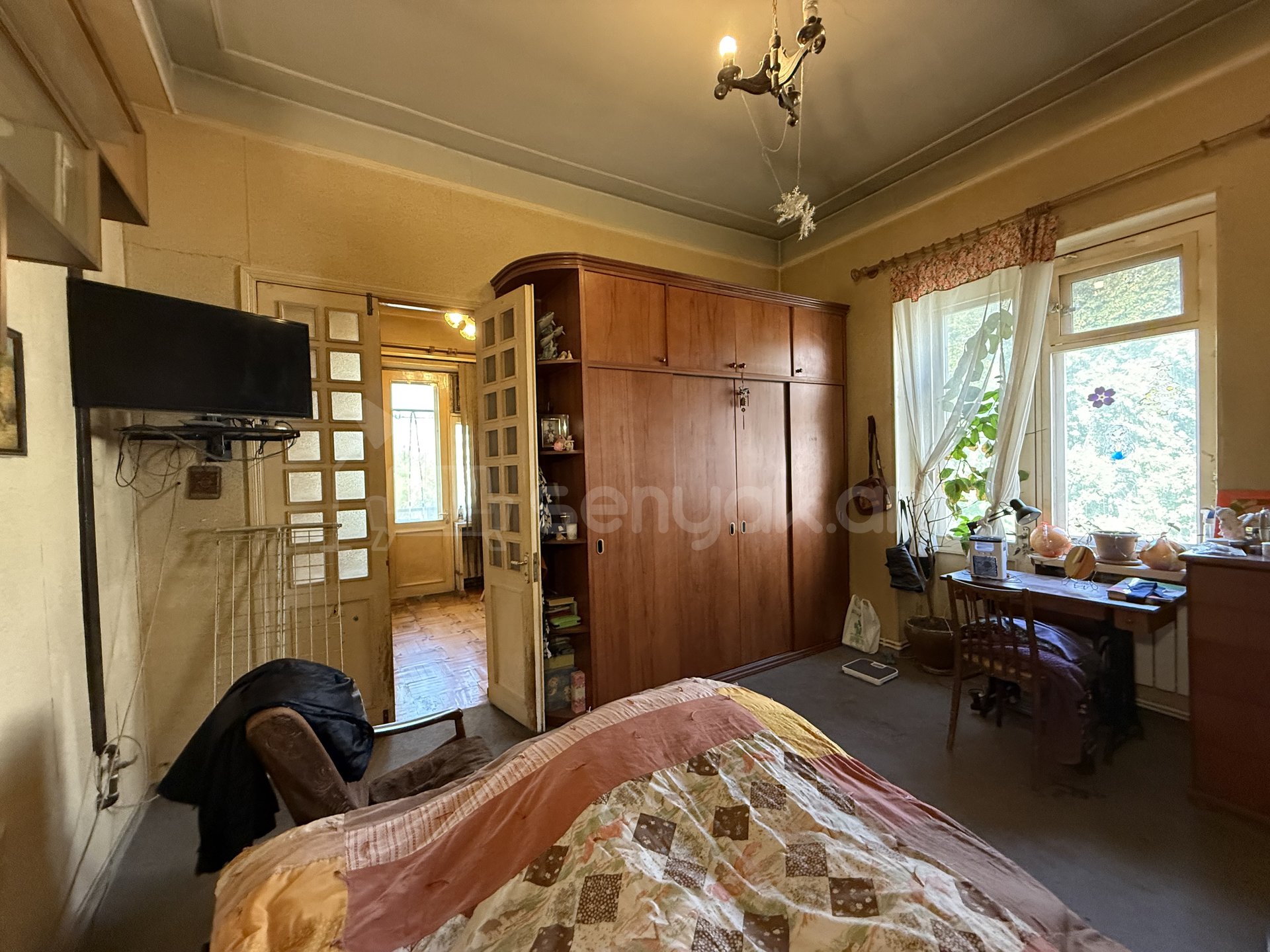 4 Սենյականոց Բնակարան Քարե Շենքում, 93քմ, 4/4 հարկ, Կոսմետիկ Վերանորոգված