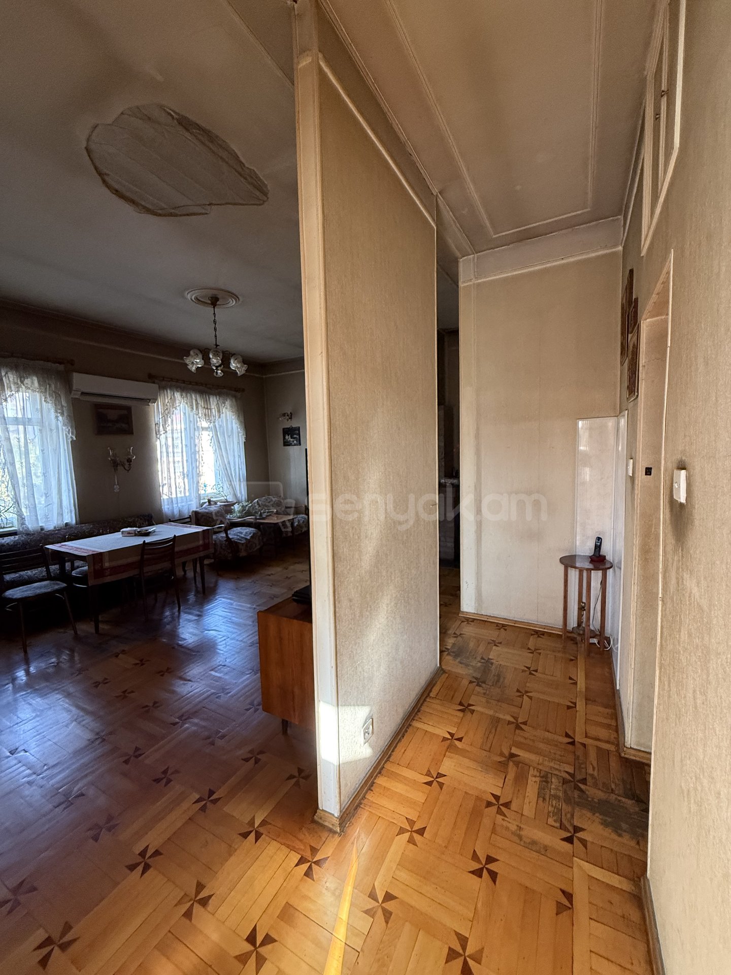 4 Սենյականոց Բնակարան Քարե Շենքում, 93քմ, 4/4 հարկ, Կոսմետիկ Վերանորոգված