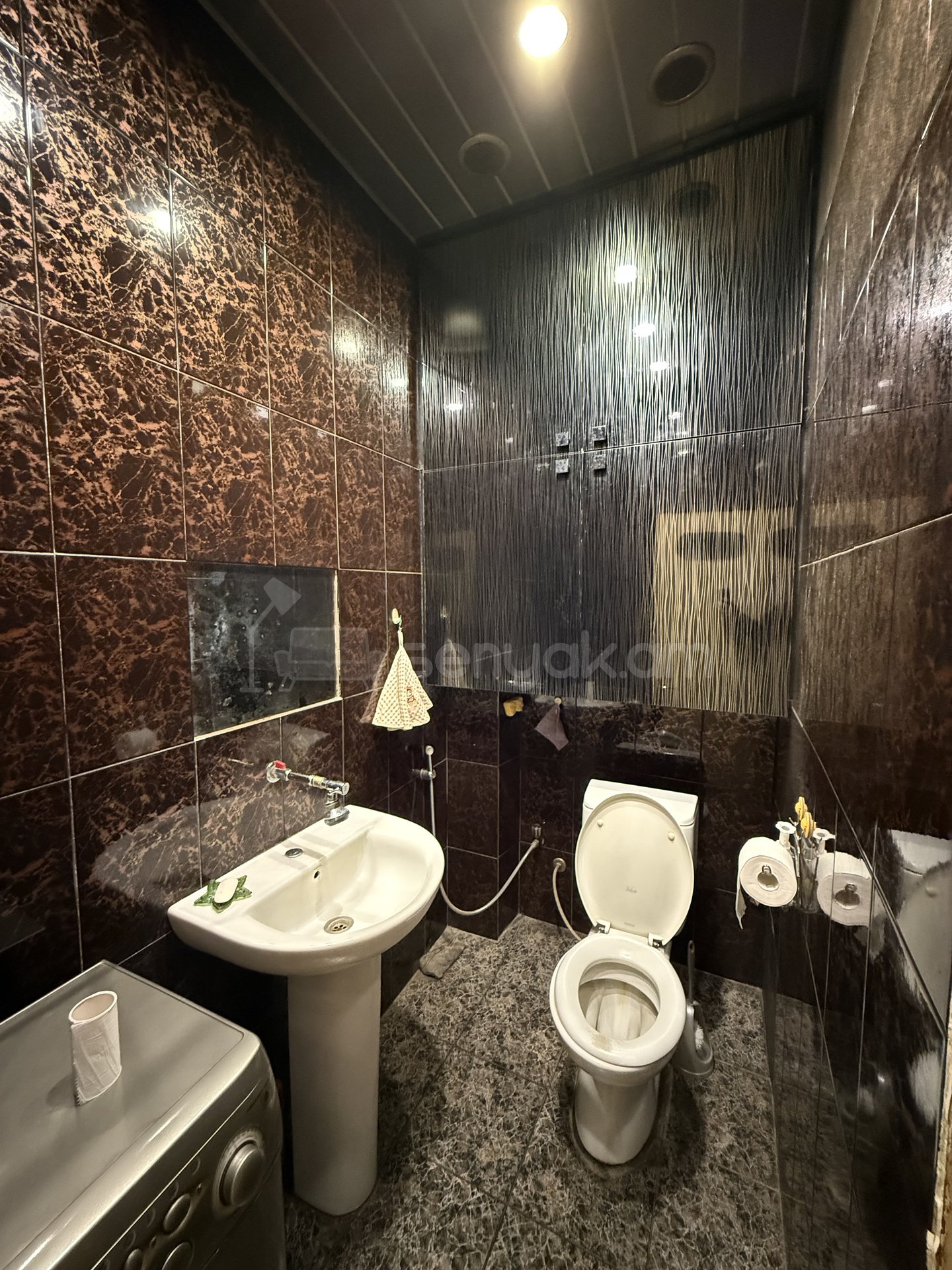 4 Սենյականոց Բնակարան Քարե Շենքում, 93քմ, 4/4 հարկ, Կոսմետիկ Վերանորոգված