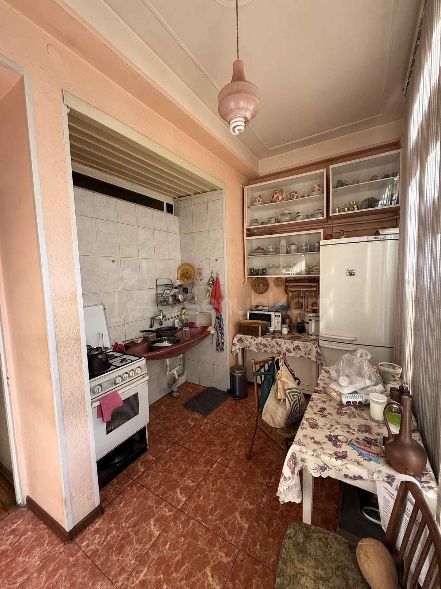 4 Սենյականոց Բնակարան Քարե Շենքում, 93քմ, 4/4 հարկ, Կոսմետիկ Վերանորոգված