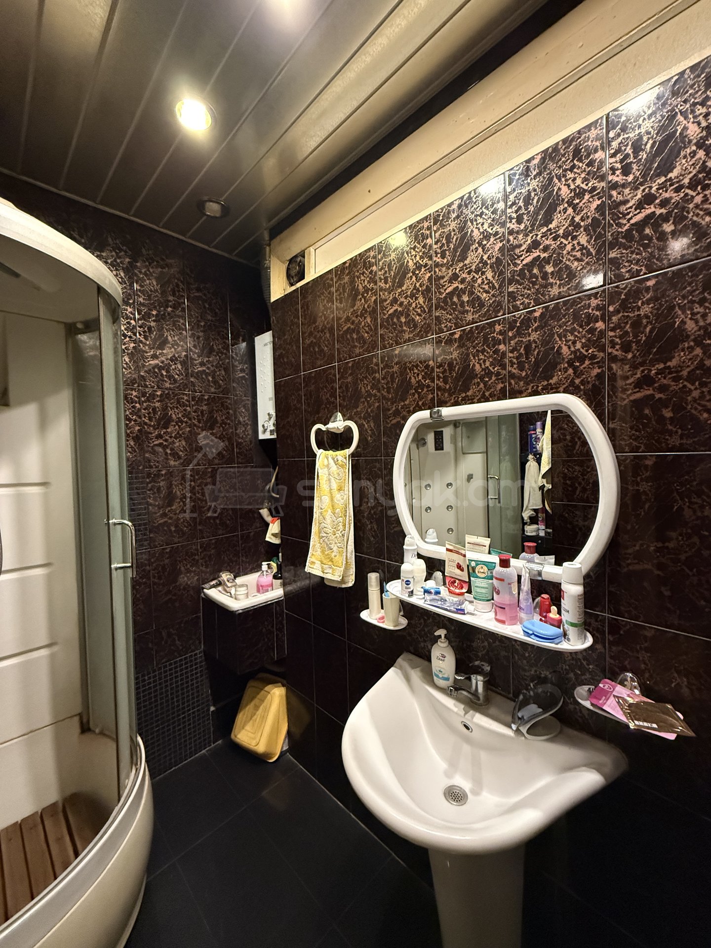 4 Սենյականոց Բնակարան Քարե Շենքում, 93քմ, 4/4 հարկ, Կոսմետիկ Վերանորոգված