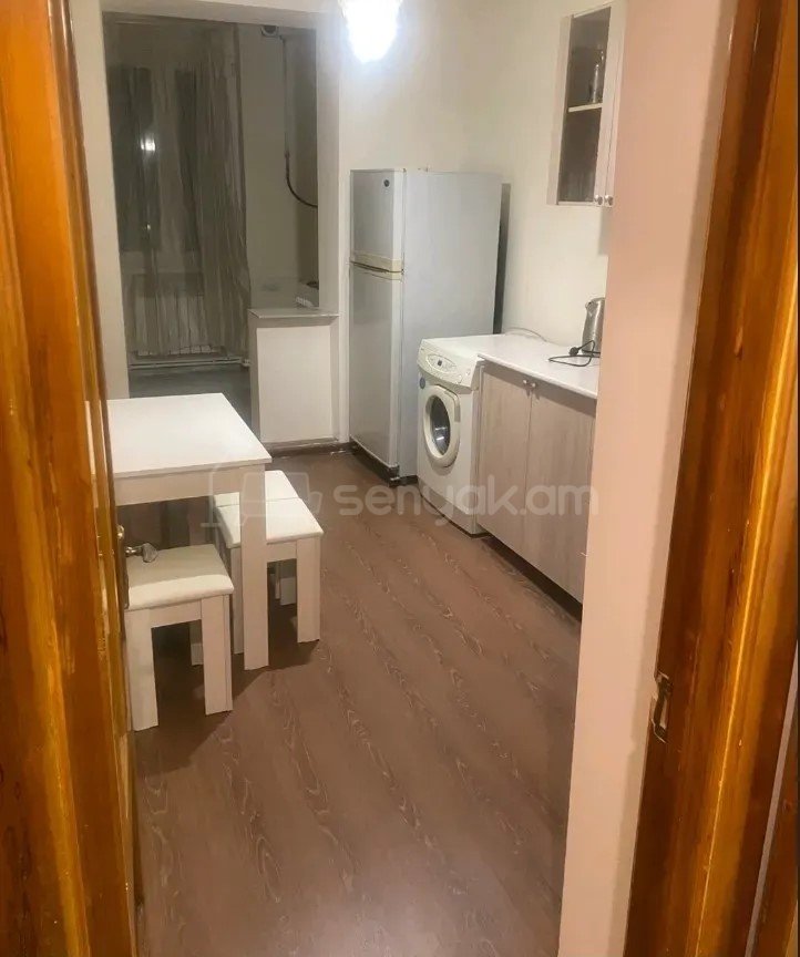 1 Սենյականոց Բնակարան, 43քմ, 9/9 հարկ, Կոսմետիկ Վերանորոգված