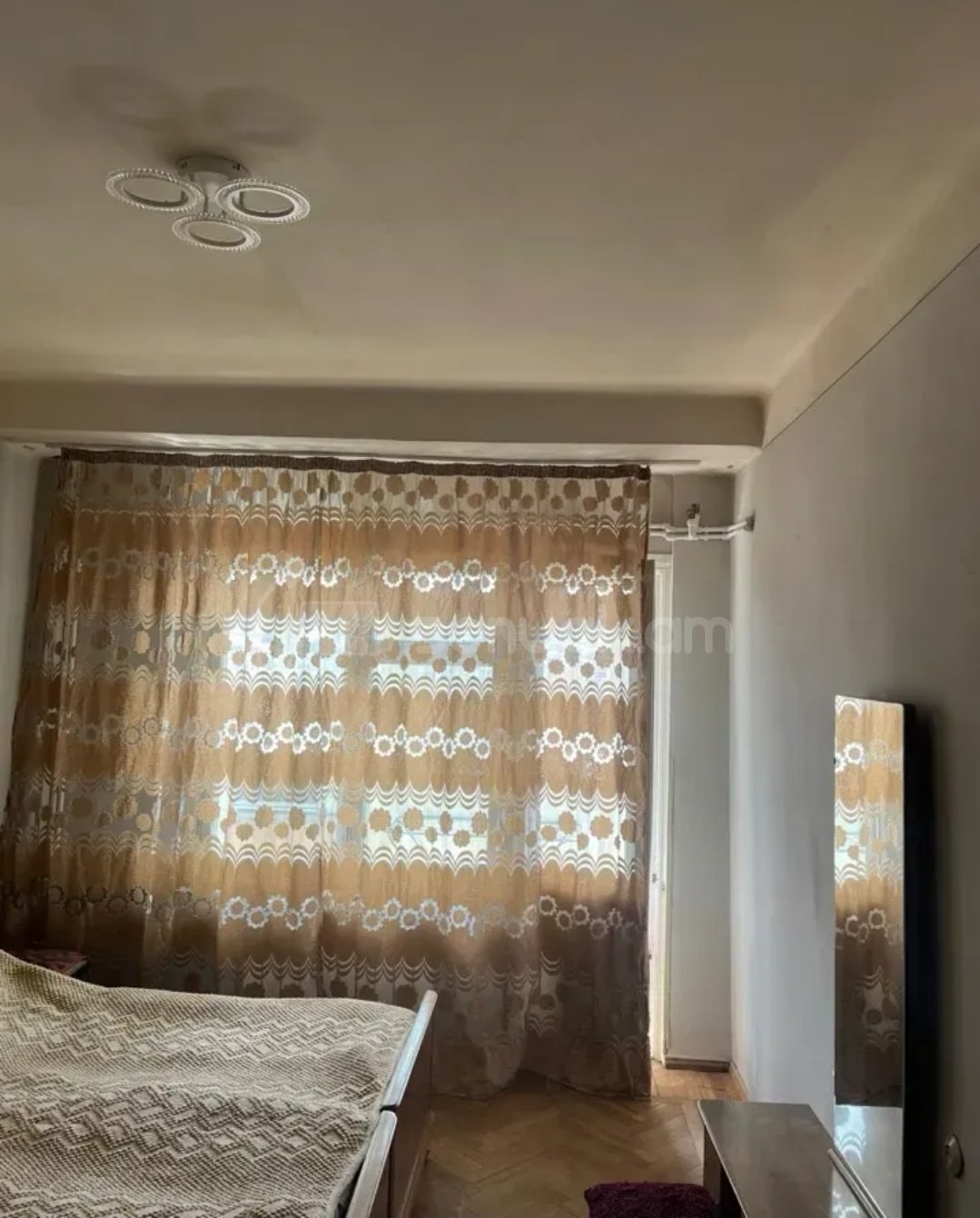 3 Սենյականոց Բնակարան, 85քմ, 9/10 հարկ, Նորմալ Վիճակում, Կահավորված, Արևկող