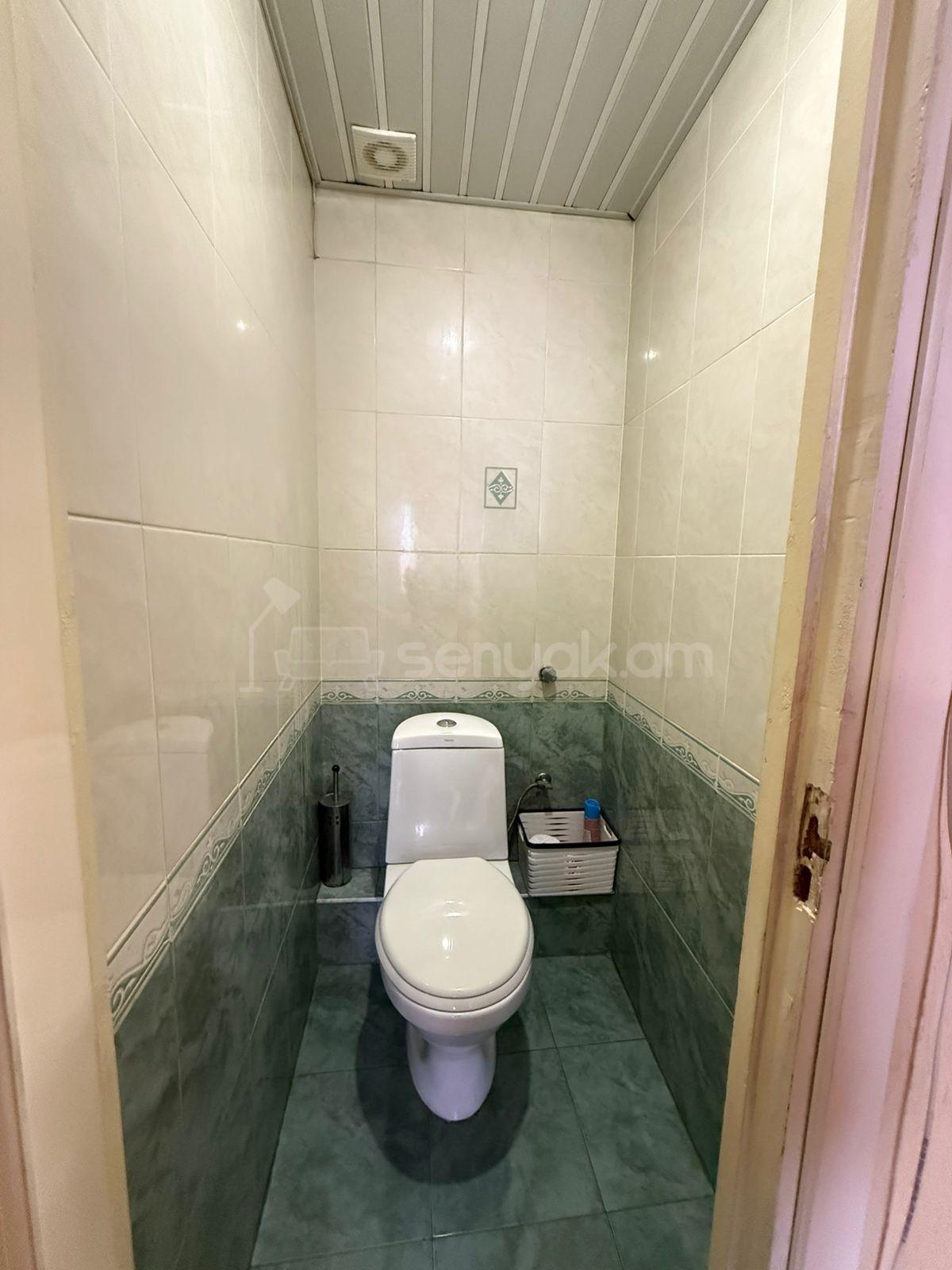 3 Սենյականոց Բնակարան, 82քմ, 8/14 հարկ, Նորմալ Վիճակում