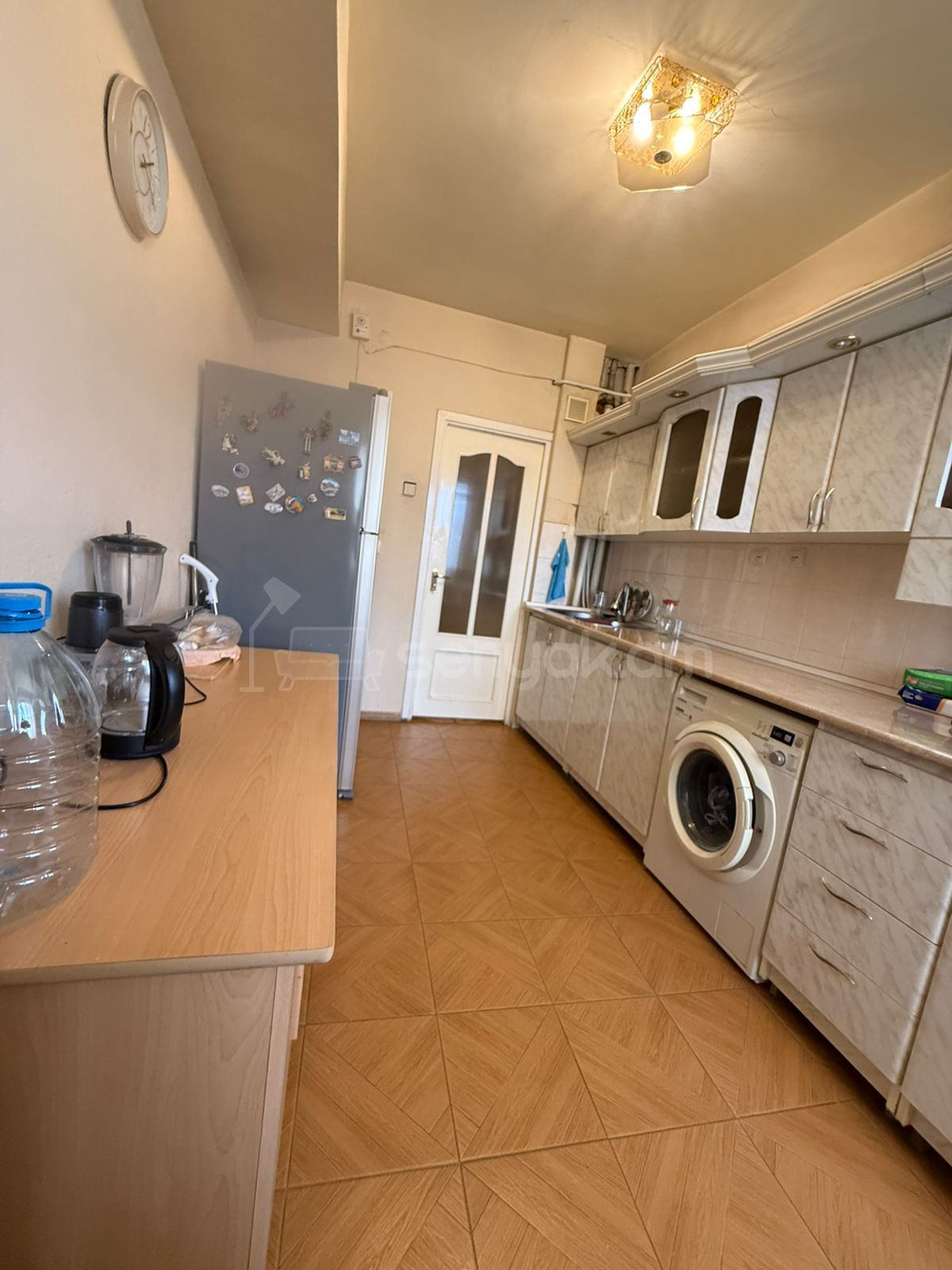 3 Սենյականոց Բնակարան, 82քմ, 8/14 հարկ, Նորմալ Վիճակում