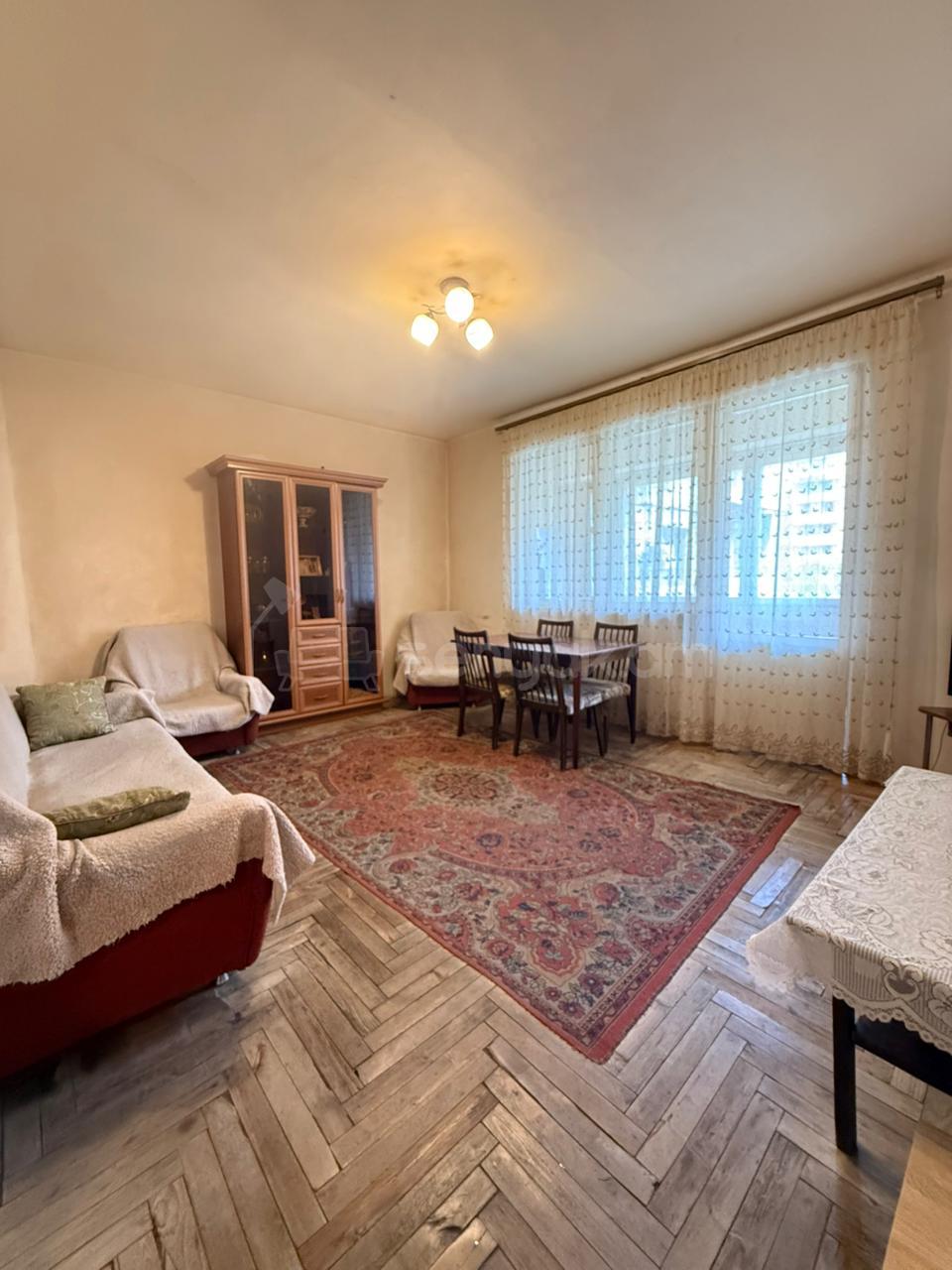 4 Սենյականոց Բնակարան, 86քմ, 3/9 հարկ, Պետական Վիճակում