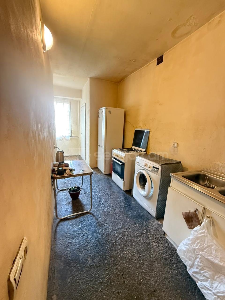 4 Սենյականոց Բնակարան, 86քմ, 3/9 հարկ, Պետական Վիճակում