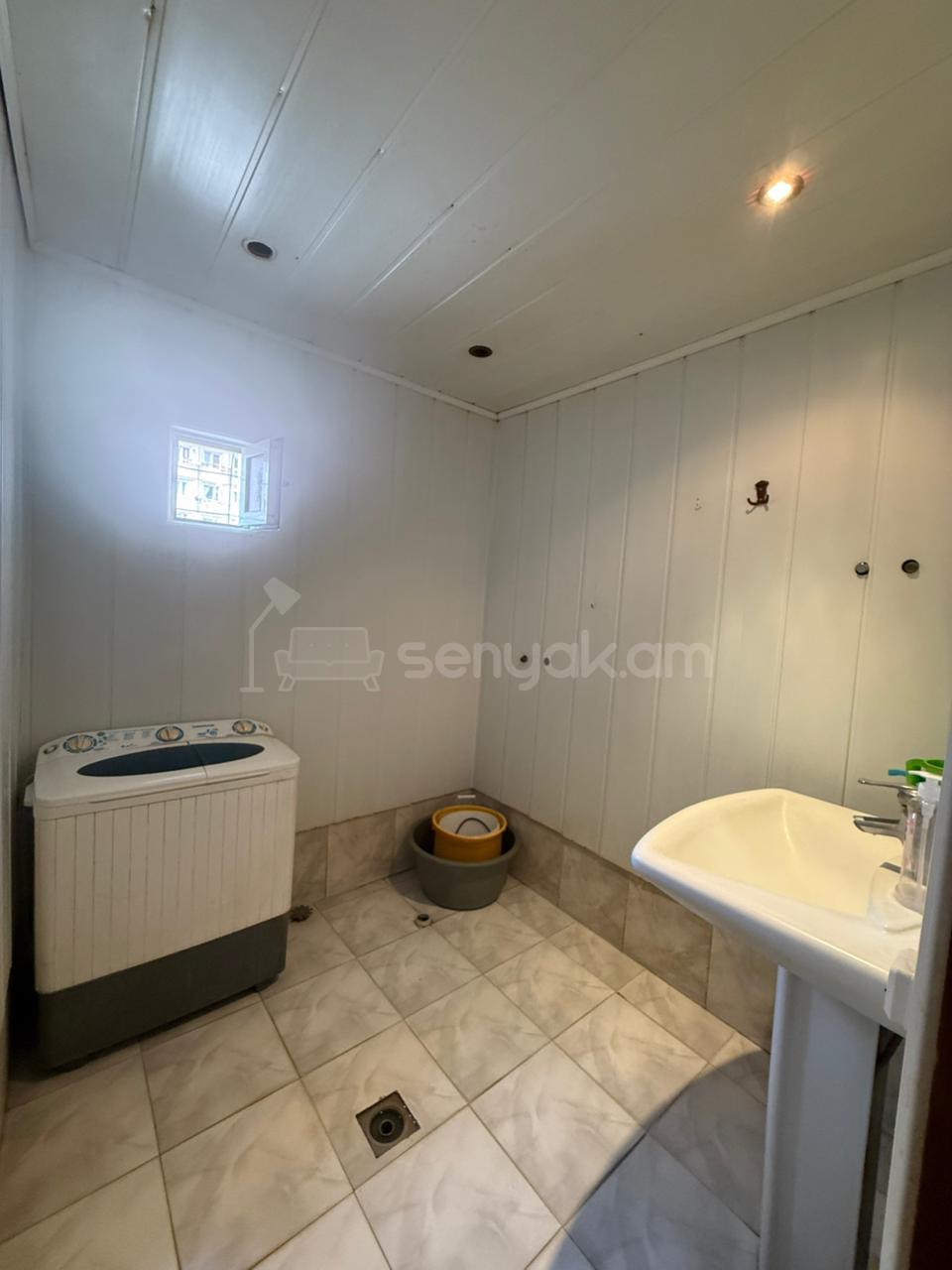 4 Սենյականոց Բնակարան, 86քմ, 3/9 հարկ, Պետական Վիճակում