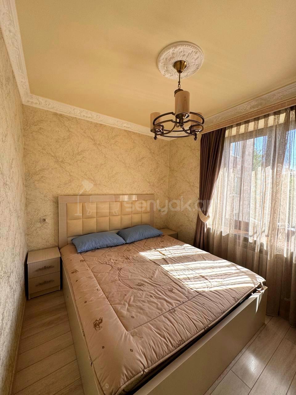 2 Սենյականոց Բնակարան Քարե Շենքում, 45քմ, 2/5 հարկ, Դիզայներական Վերանորոգված, Կահավորված, Արևկող