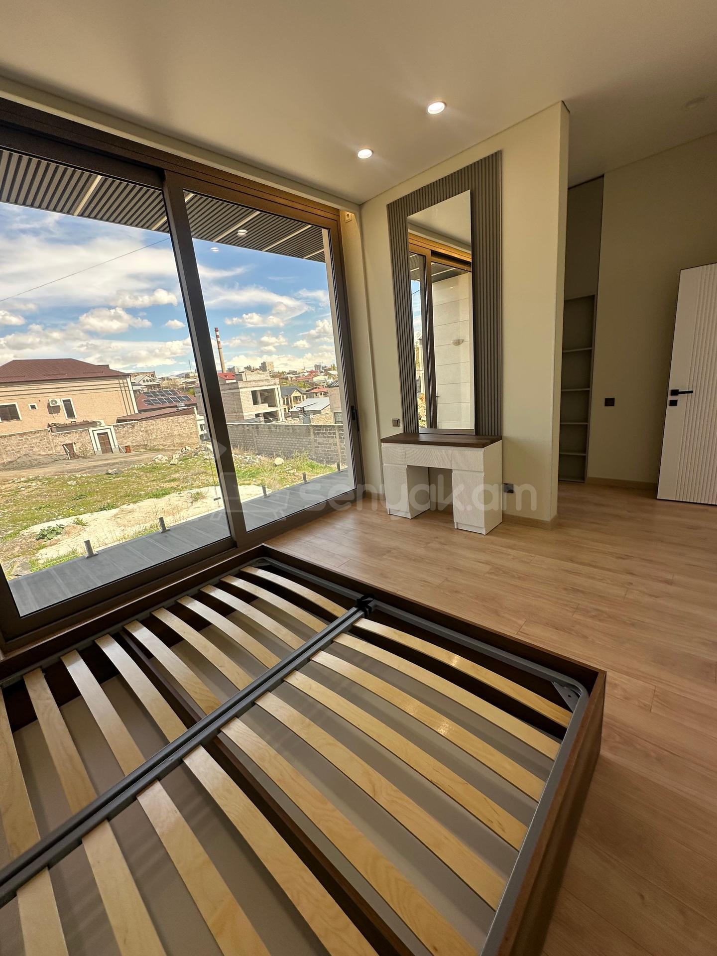 3 Սենյականոց Շքեղ Առանձնատուն, 180քմ, Լողավազանով