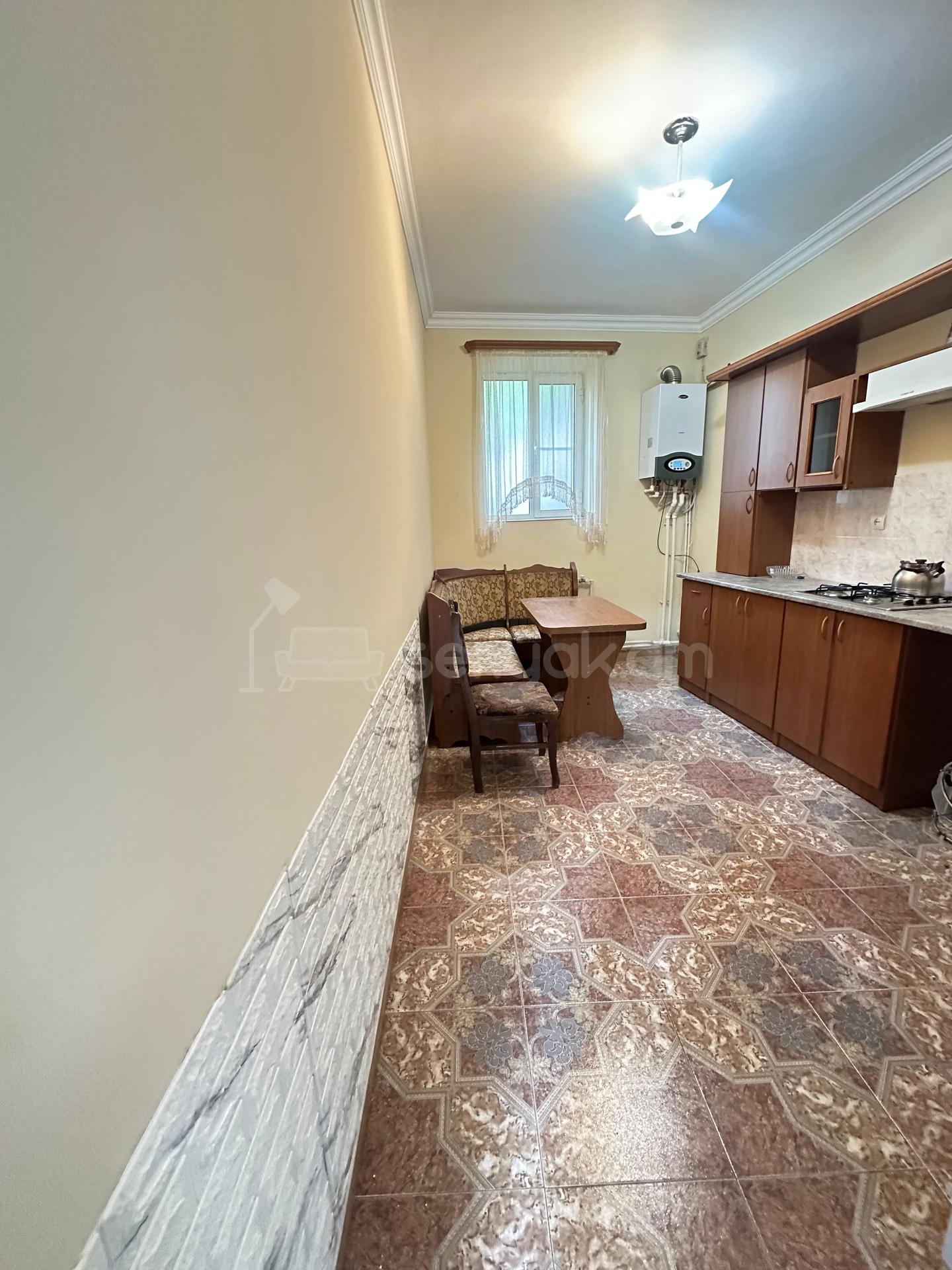 4 Սենյականոց Սեփական Տուն, 130քմ, Կապիտալ Վերանորոգված, Մասամբ Կահավորված, Ավտոտնակով