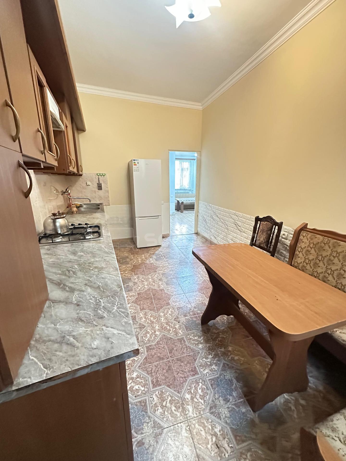 4 Սենյականոց Սեփական Տուն, 130քմ, Կապիտալ Վերանորոգված, Մասամբ Կահավորված, Ավտոտնակով