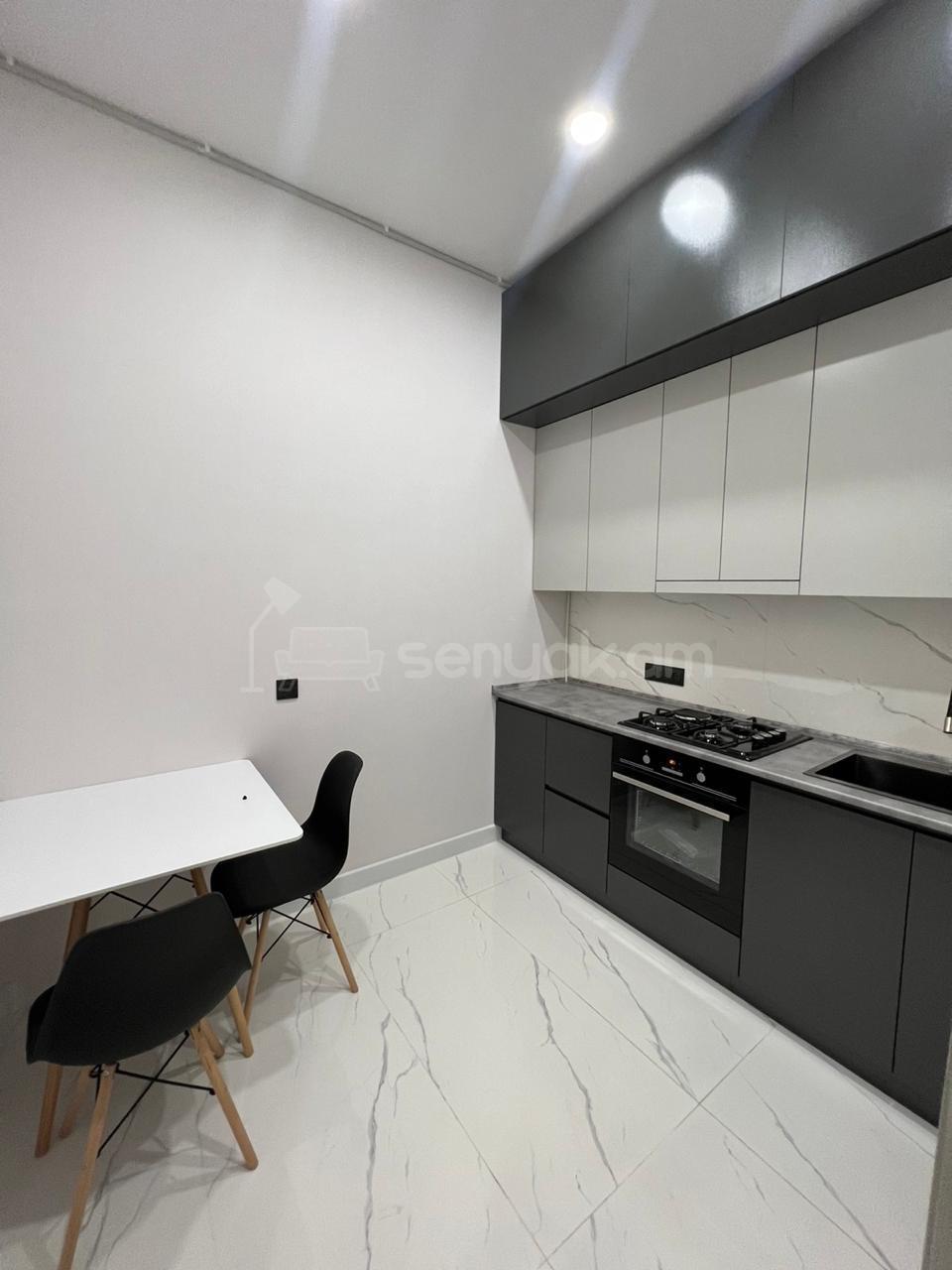 3 Սենյականոց Բնակարան Քարե Շենքում, 55քմ, 2/4 հարկ, Դիզայներական Վերանորոգված, Կահավորված, Արևկող