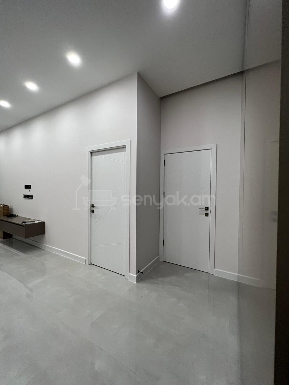 3 Սենյականոց Բնակարան Քարե Շենքում, 55քմ, 2/4 հարկ, Դիզայներական Վերանորոգված, Կահավորված, Արևկող