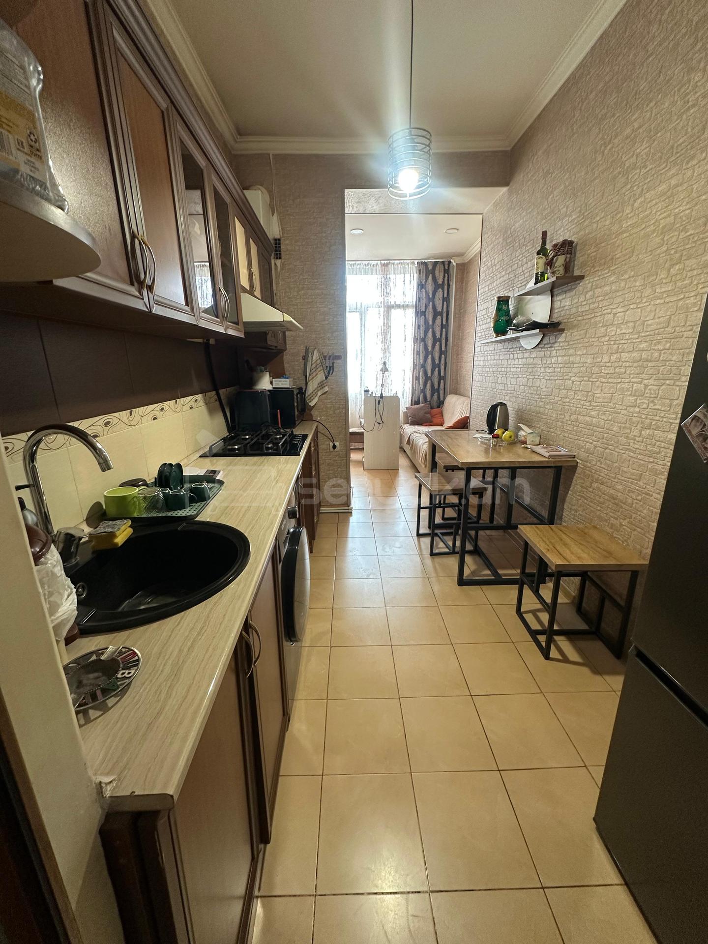 3 Սենյականոց Բնակարան Քարե Շենքում, 67քմ, 3/4 հարկ, Կապիտալ Վերանորոգված