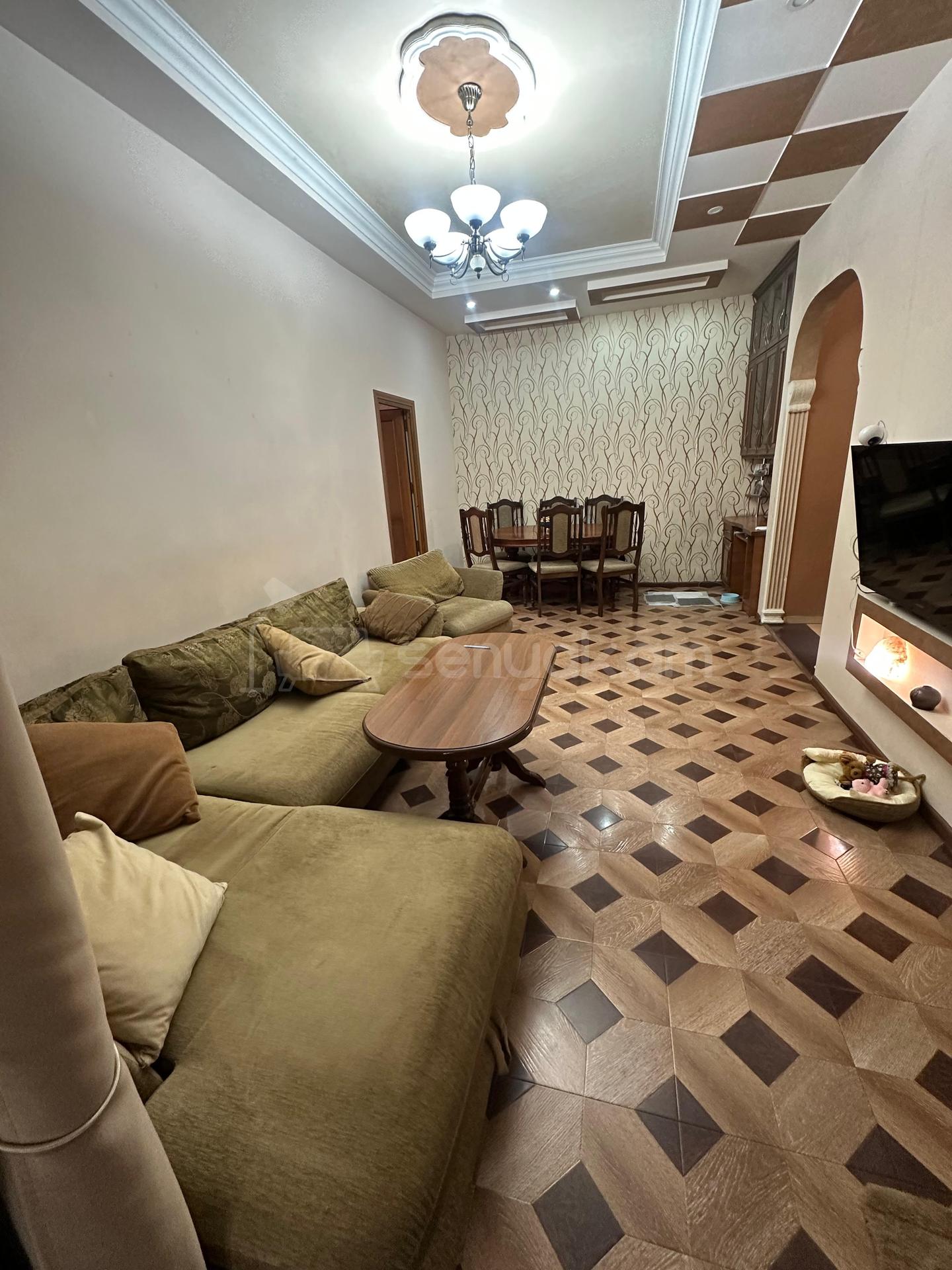 3 Սենյականոց Բնակարան Քարե Շենքում, 67քմ, 3/4 հարկ, Կապիտալ Վերանորոգված