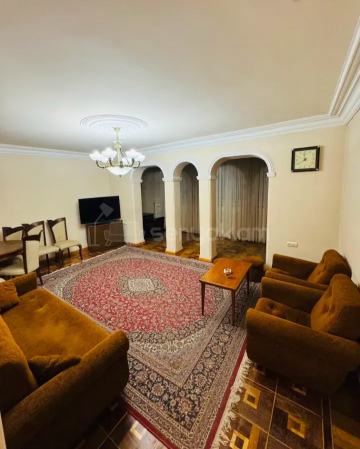 3 Սենյականոց Բնակարան, 90քմ, 4/9 հարկ, Նորմալ Վիճակում, Կահավորված