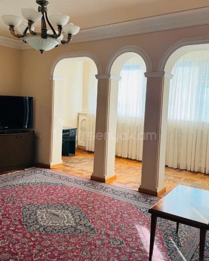 3 Սենյականոց Բնակարան, 90քմ, 4/9 հարկ, Նորմալ Վիճակում, Կահավորված