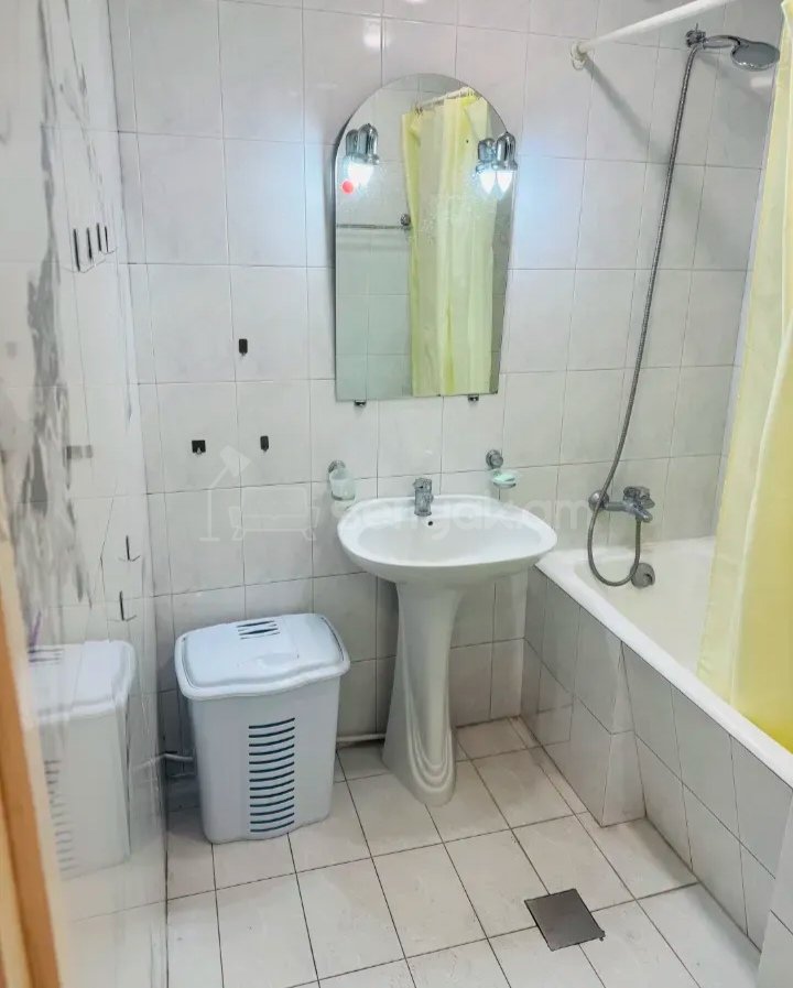 3 Սենյականոց Բնակարան, 90քմ, 4/9 հարկ, Նորմալ Վիճակում, Կահավորված