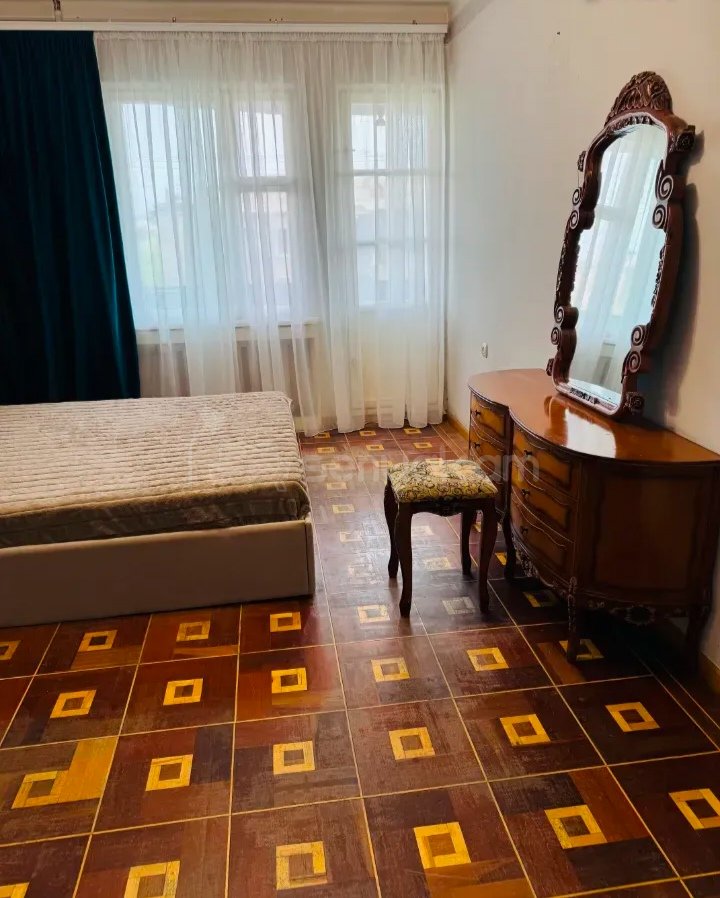 3 Սենյականոց Բնակարան, 90քմ, 4/9 հարկ, Նորմալ Վիճակում, Կահավորված