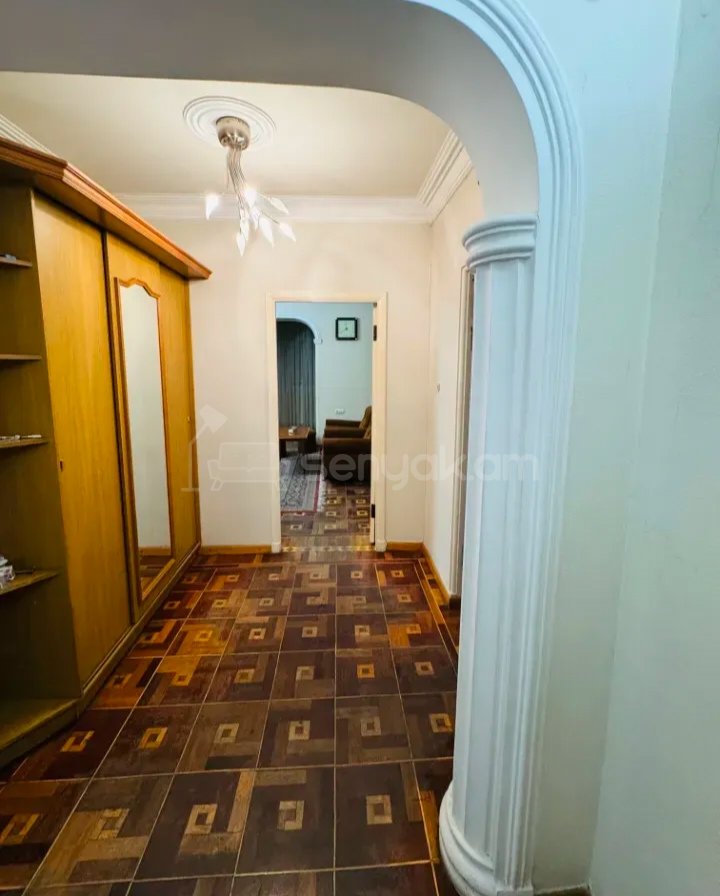 3 Սենյականոց Բնակարան, 90քմ, 4/9 հարկ, Նորմալ Վիճակում, Կահավորված