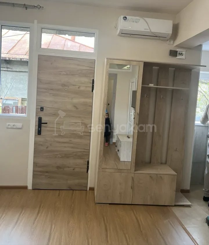 3 Սենյականոց Բնակարան Քարե Շենքում, 68քմ, 1/1 հարկ, Կապիտալ Վերանորոգված, Կահավորված