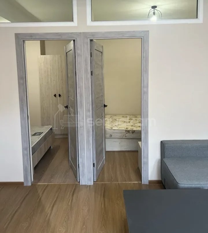 3 Սենյականոց Բնակարան Քարե Շենքում, 68քմ, 1/1 հարկ, Կապիտալ Վերանորոգված, Կահավորված