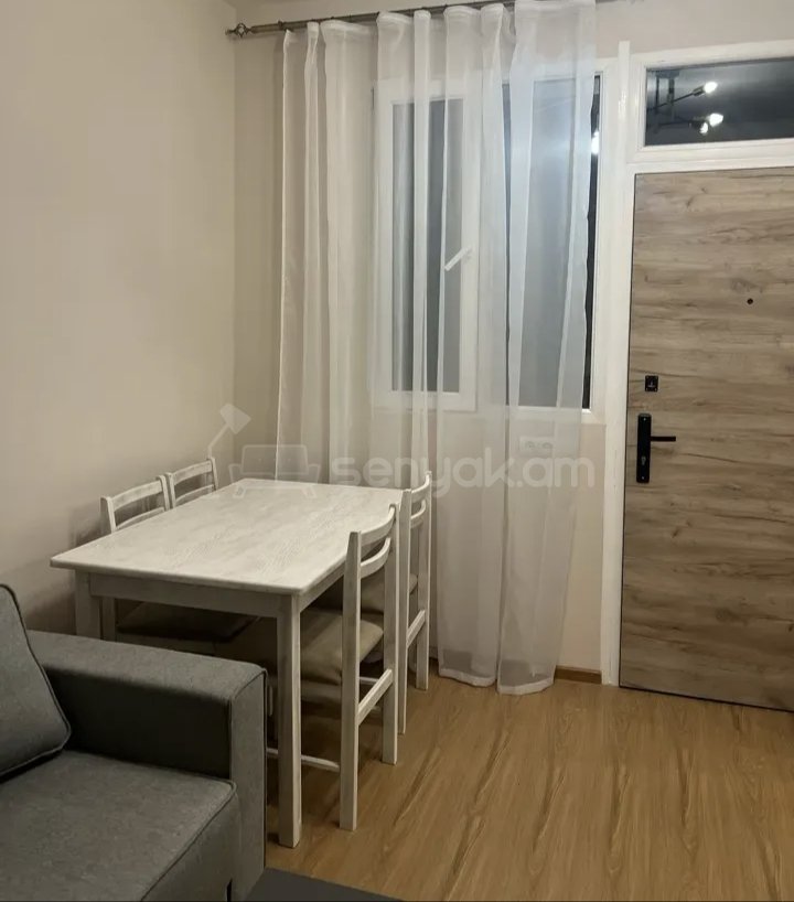 3 Սենյականոց Բնակարան Քարե Շենքում, 68քմ, 1/1 հարկ, Կապիտալ Վերանորոգված, Կահավորված