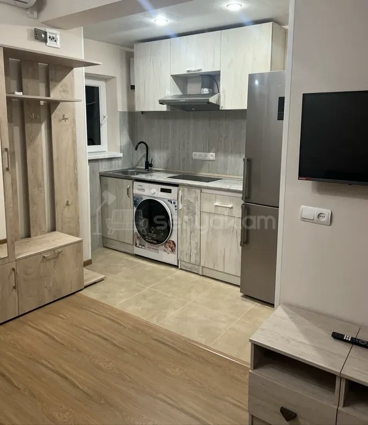 3 Սենյականոց Բնակարան Քարե Շենքում, 68քմ, 1/1 հարկ, Կապիտալ Վերանորոգված, Կահավորված