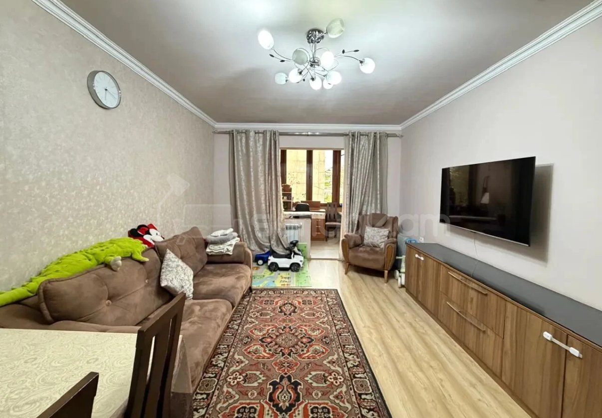 3 Սենյականոց Բնակարան, 79քմ, 3/9 հարկ, Նորմալ Վիճակում