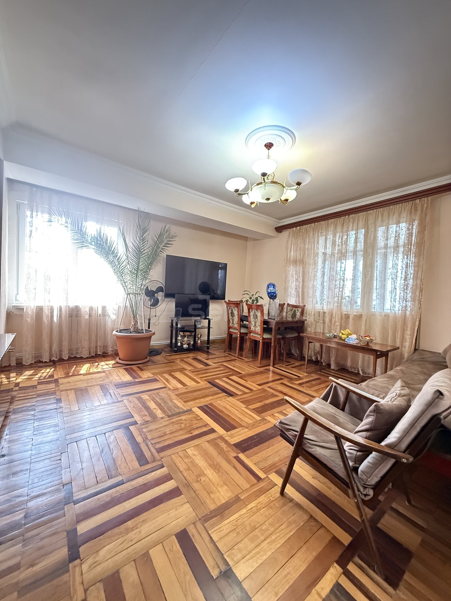 3 Սենյականոց Բնակարան, 82քմ, 8/14 հարկ, Նորմալ Վիճակում