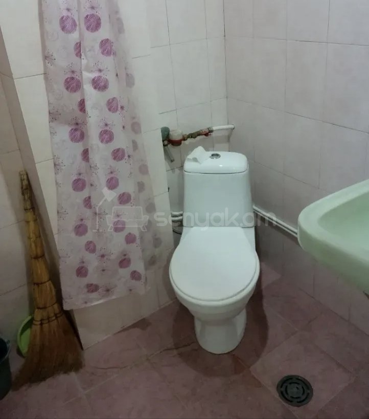 2 Սենյականոց Բնակարան Քարե Շենքում, 54քմ, 1/1 հարկ, Նորմալ Վիճակում, Կահավորված