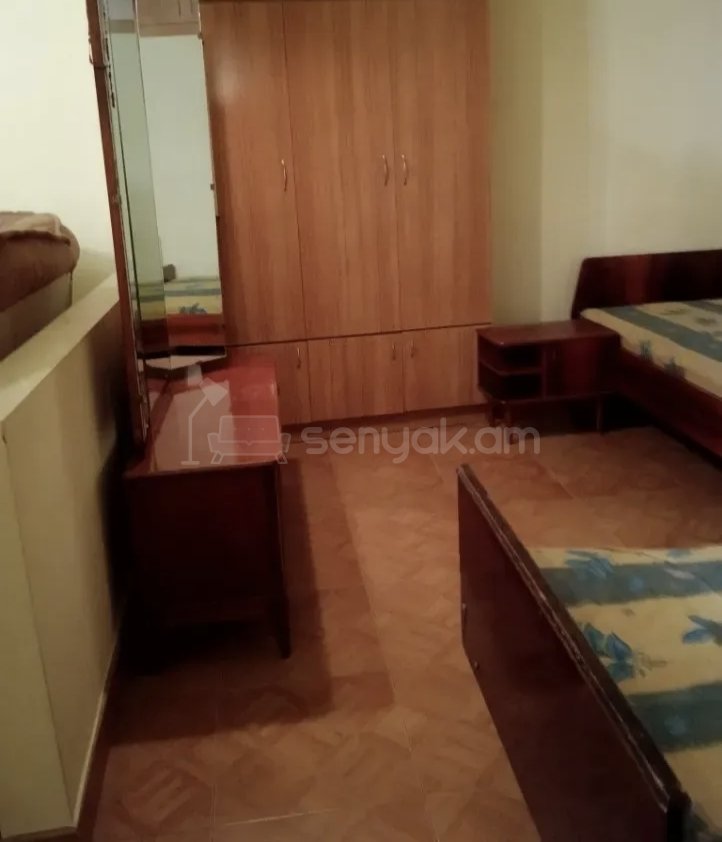 2 Սենյականոց Բնակարան Քարե Շենքում, 54քմ, 1/1 հարկ, Նորմալ Վիճակում, Կահավորված