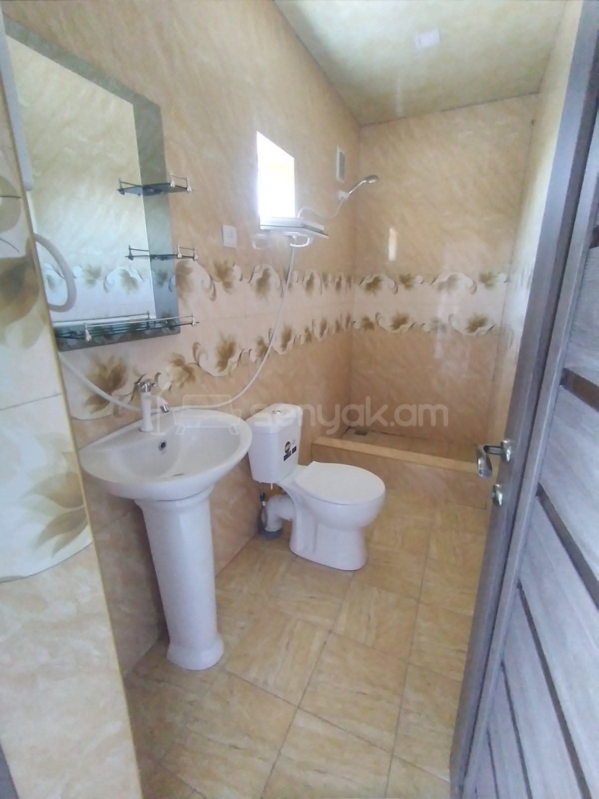 5 Սենյականոց Սեփական Տուն, 113քմ, Նորմալ Վիճակում, Ավտոտնակով