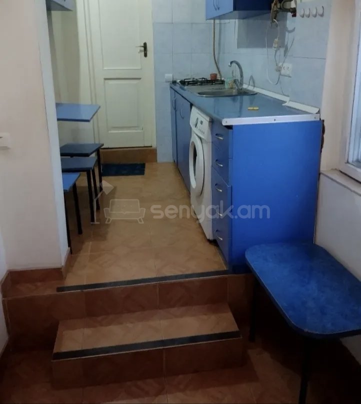 3 Սենյականոց Բնակարան Քարե Շենքում, 58քմ, 4/9 հարկ, Կապիտալ Վերանորոգված