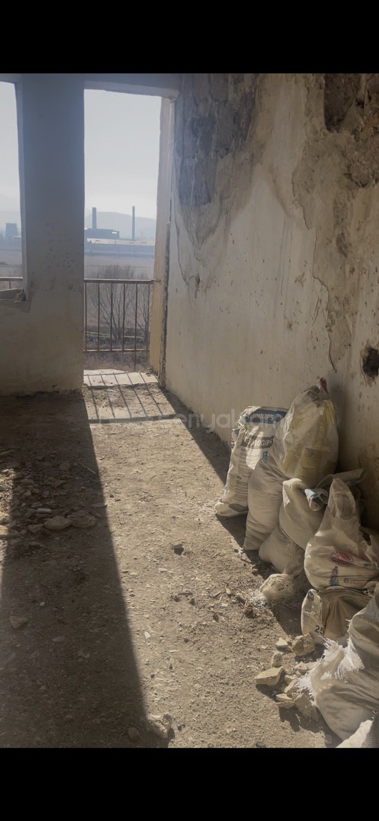 4 Սենյականոց Բնակարան Քարե Շենքում, 92քմ, 5/5 հարկ, Զրոյական Վիճակում