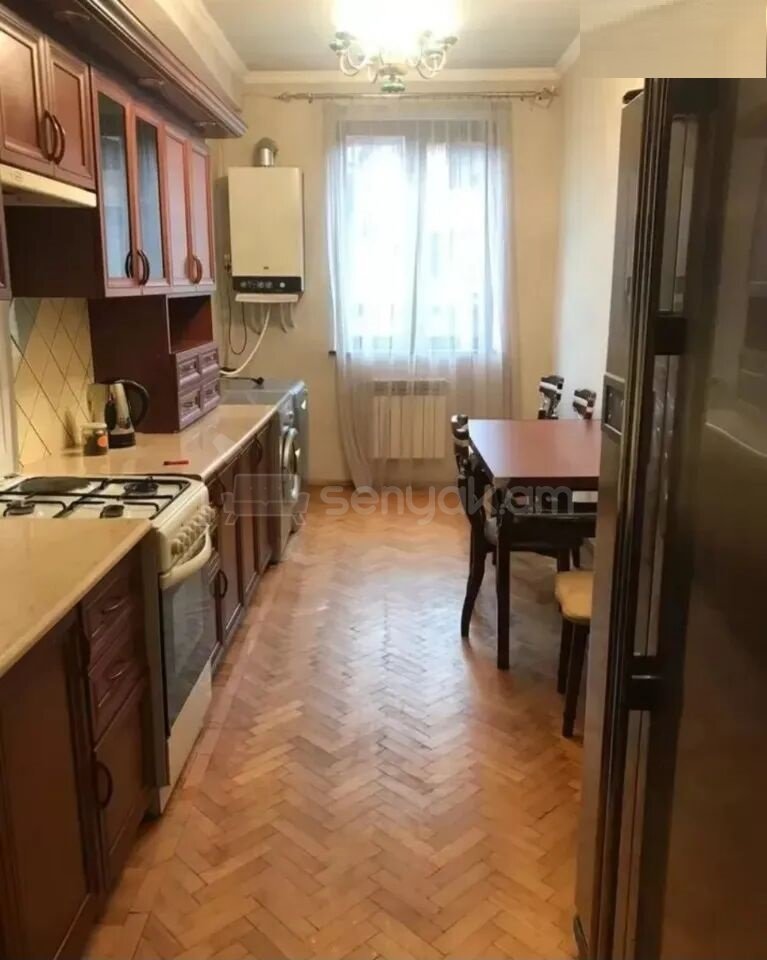 2 Սենյականոց Բնակարան, 80քմ, 3/9 հարկ, Նորմալ Վիճակում