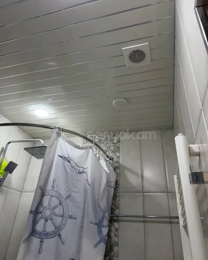 2 Սենյականոց Բնակարան Քարե Շենքում, 53քմ, 5/5 հարկ, Կապիտալ Վերանորոգված